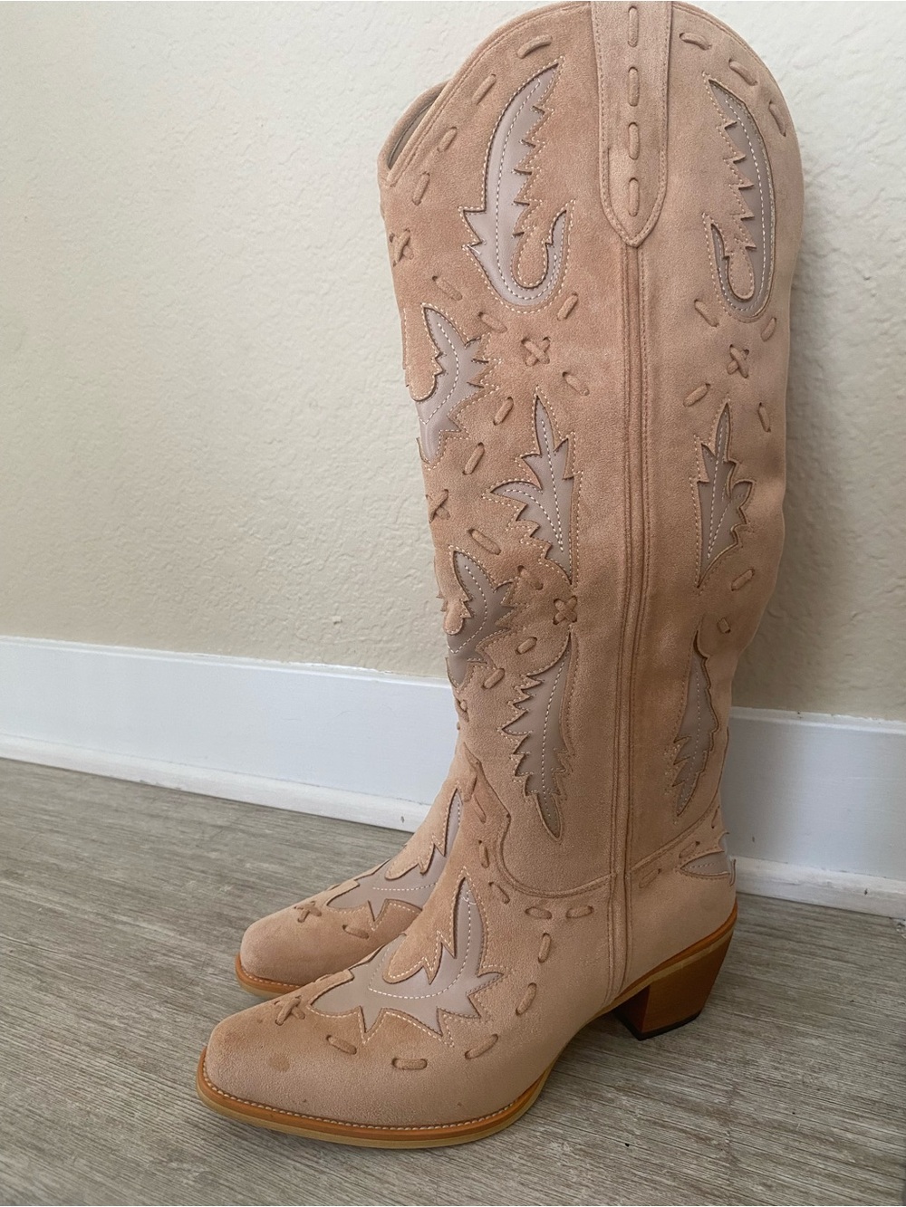 Knee-High Western Suede Boots in Light Tan